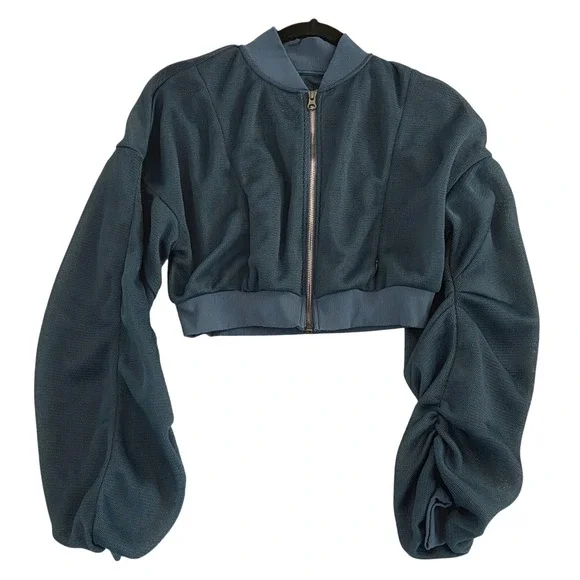 alo yoga ジャケット Cropped G.O.A.T Jacket - Black | ALO
